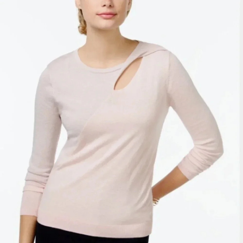 Outfit-Robert Rodriguez pink sweater